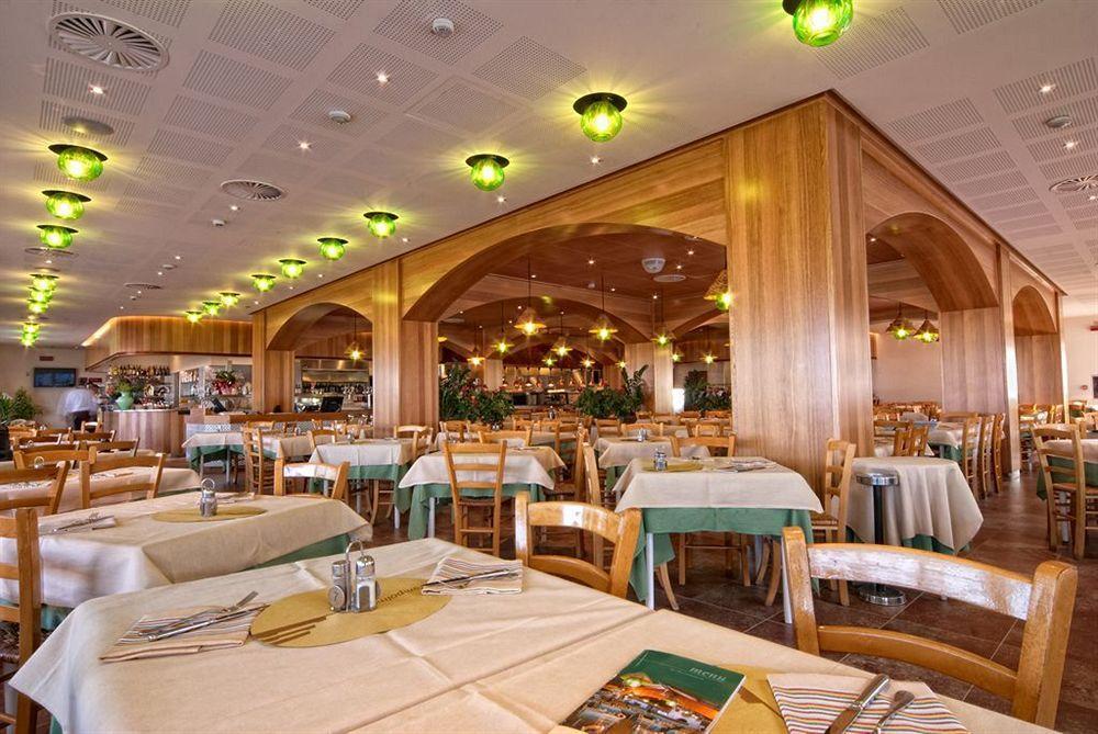 T-Suite Hotel Riccione Esterno foto