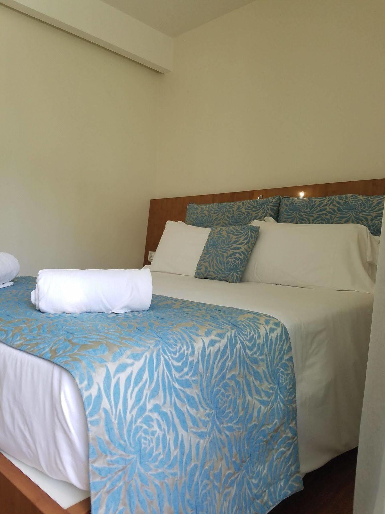 T-Suite Hotel Riccione Esterno foto