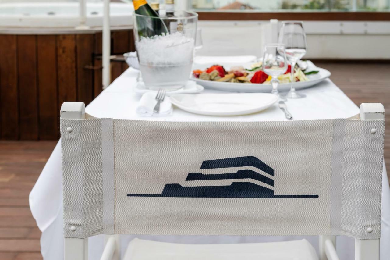 T-Suite Hotel Riccione Esterno foto