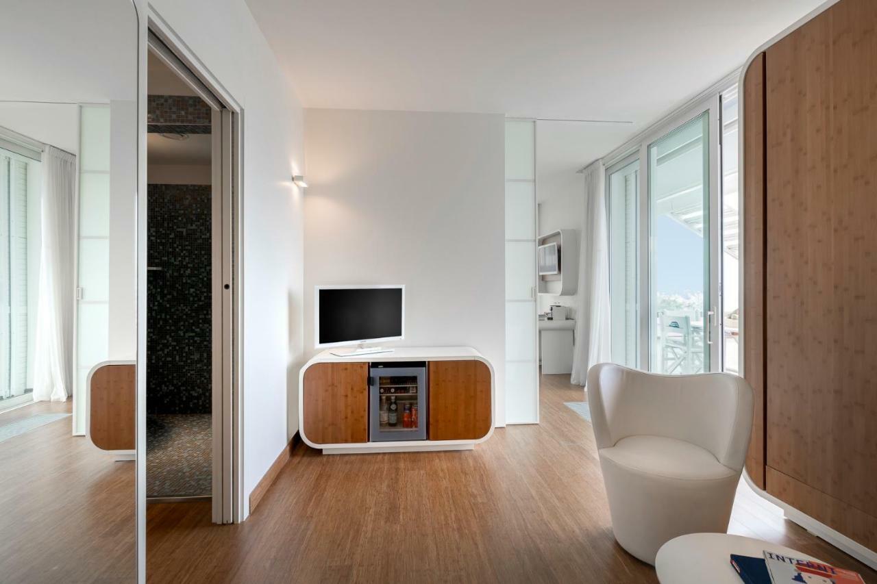 T-Suite Hotel Riccione Esterno foto