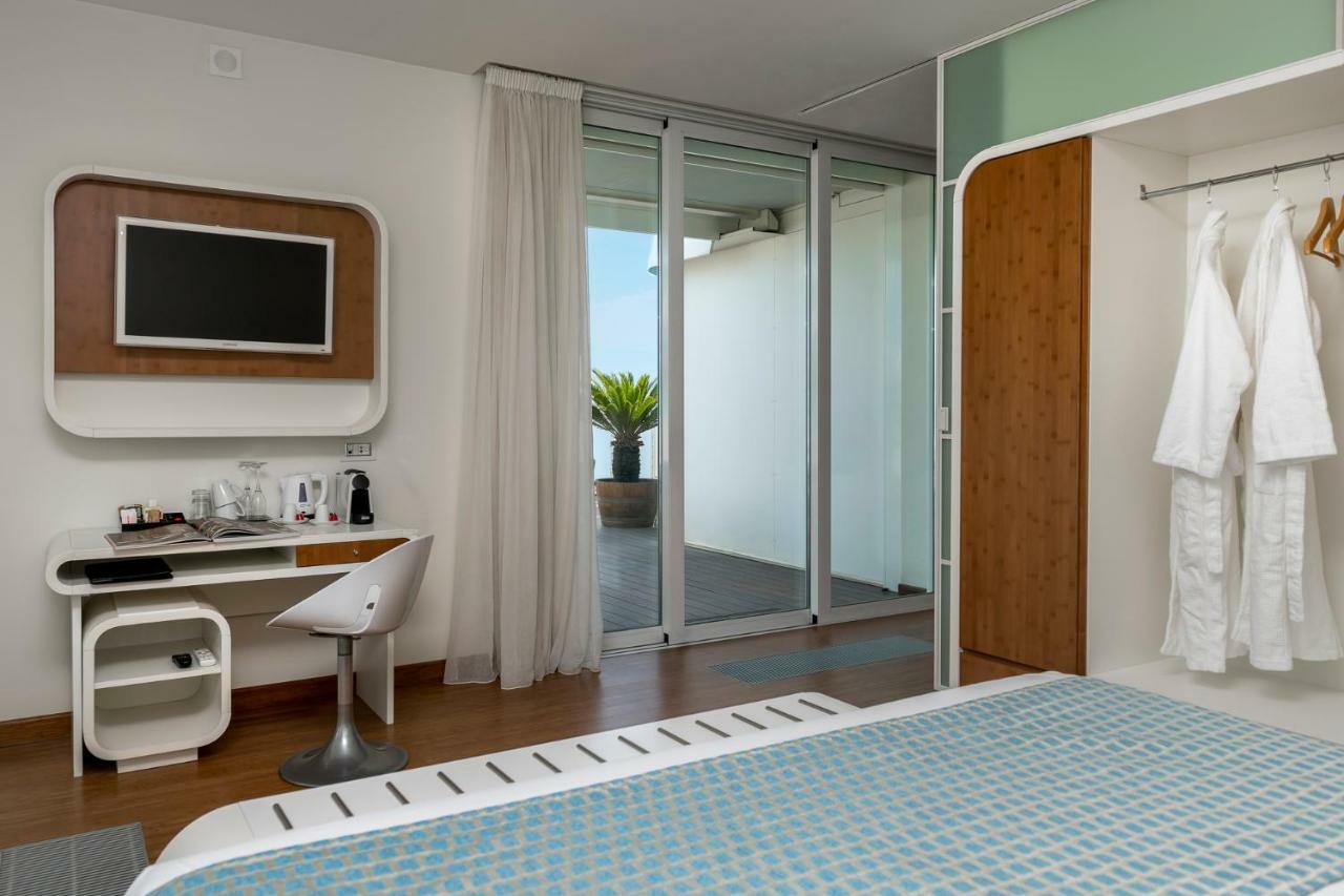 T-Suite Hotel Riccione Esterno foto