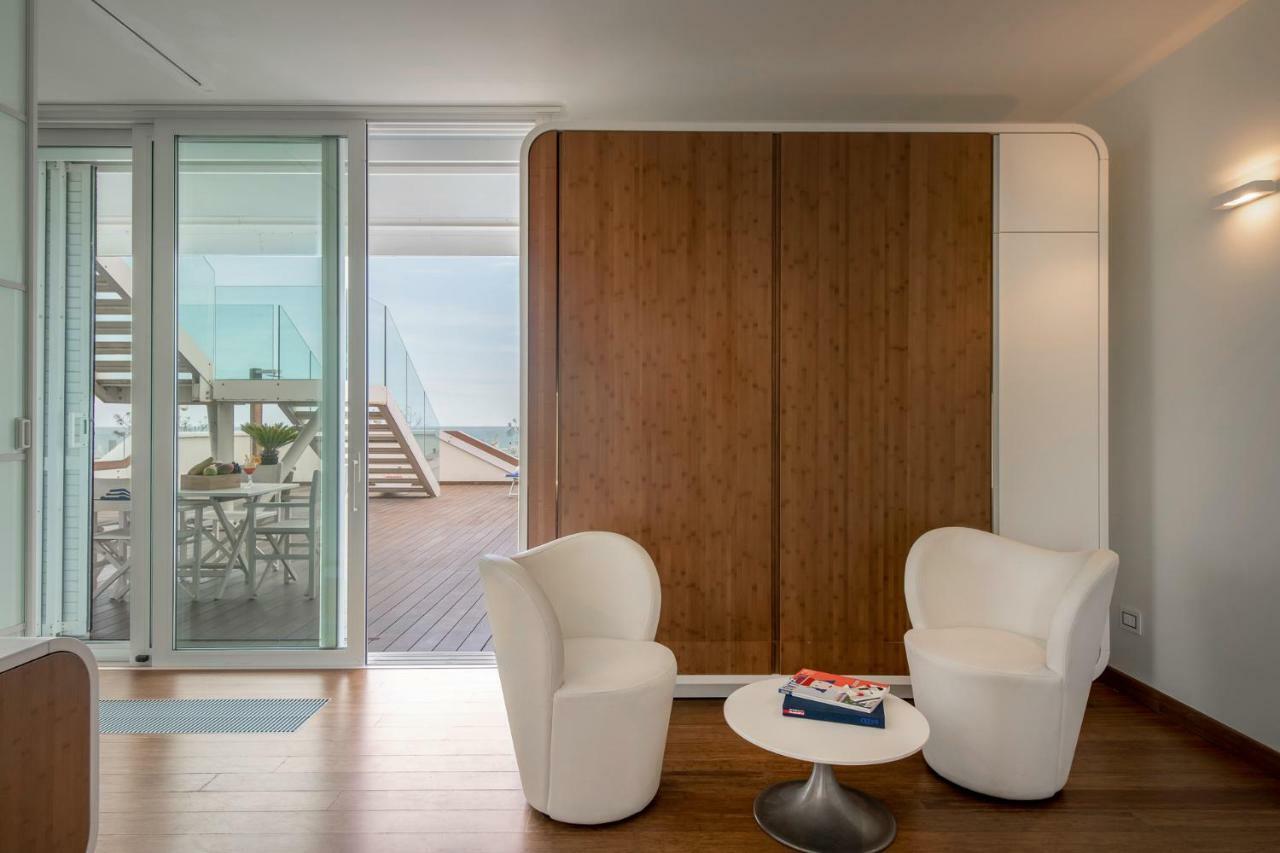 T-Suite Hotel Riccione Esterno foto