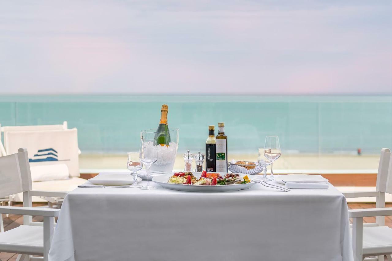 T-Suite Hotel Riccione Esterno foto